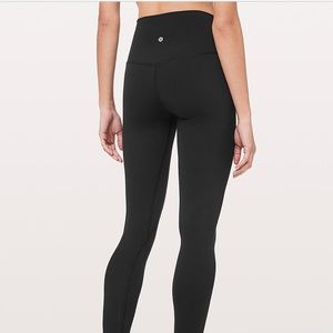Size 6 Align legging lululemon in black.